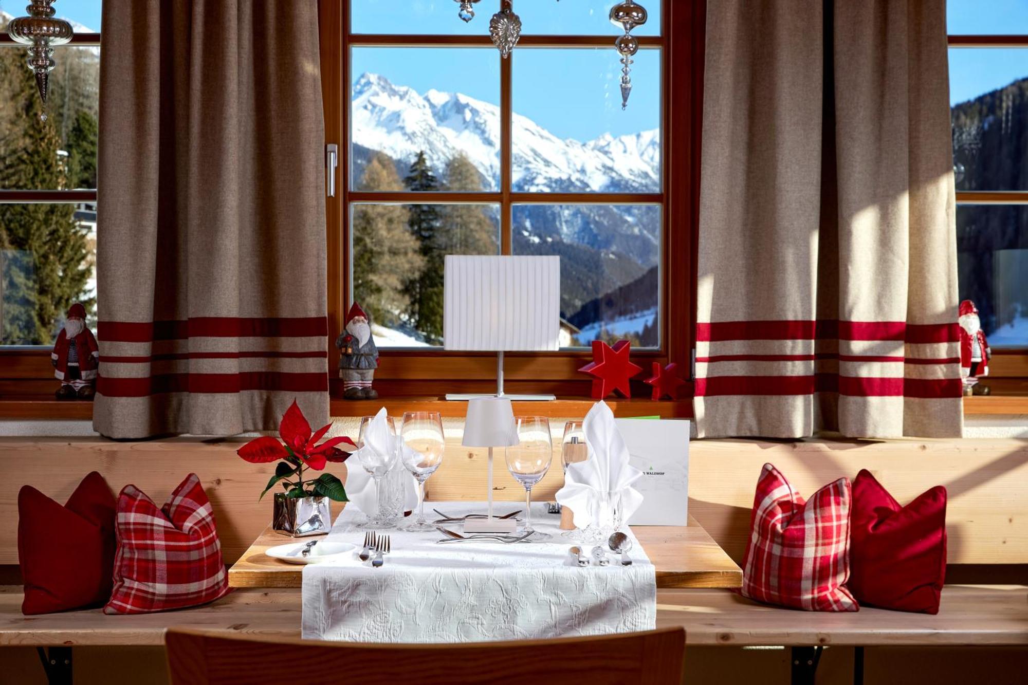 Der Waldhof Hotel Sankt Anton am Arlberg Buitenkant foto