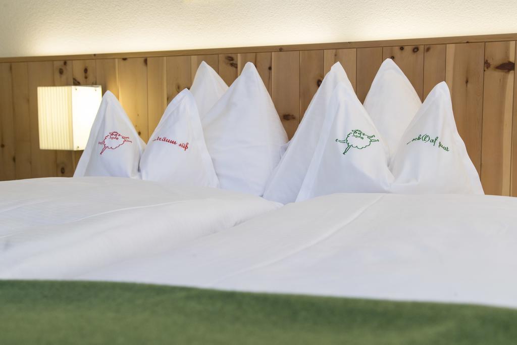 Der Waldhof Hotel Sankt Anton am Arlberg Buitenkant foto