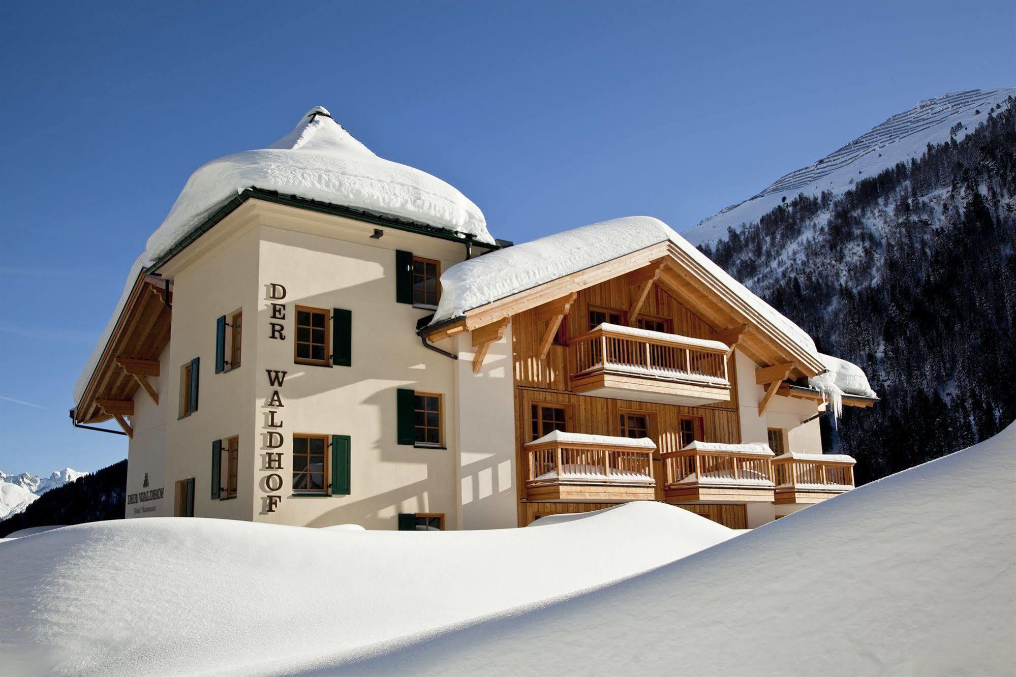 Der Waldhof Hotel Sankt Anton am Arlberg Buitenkant foto