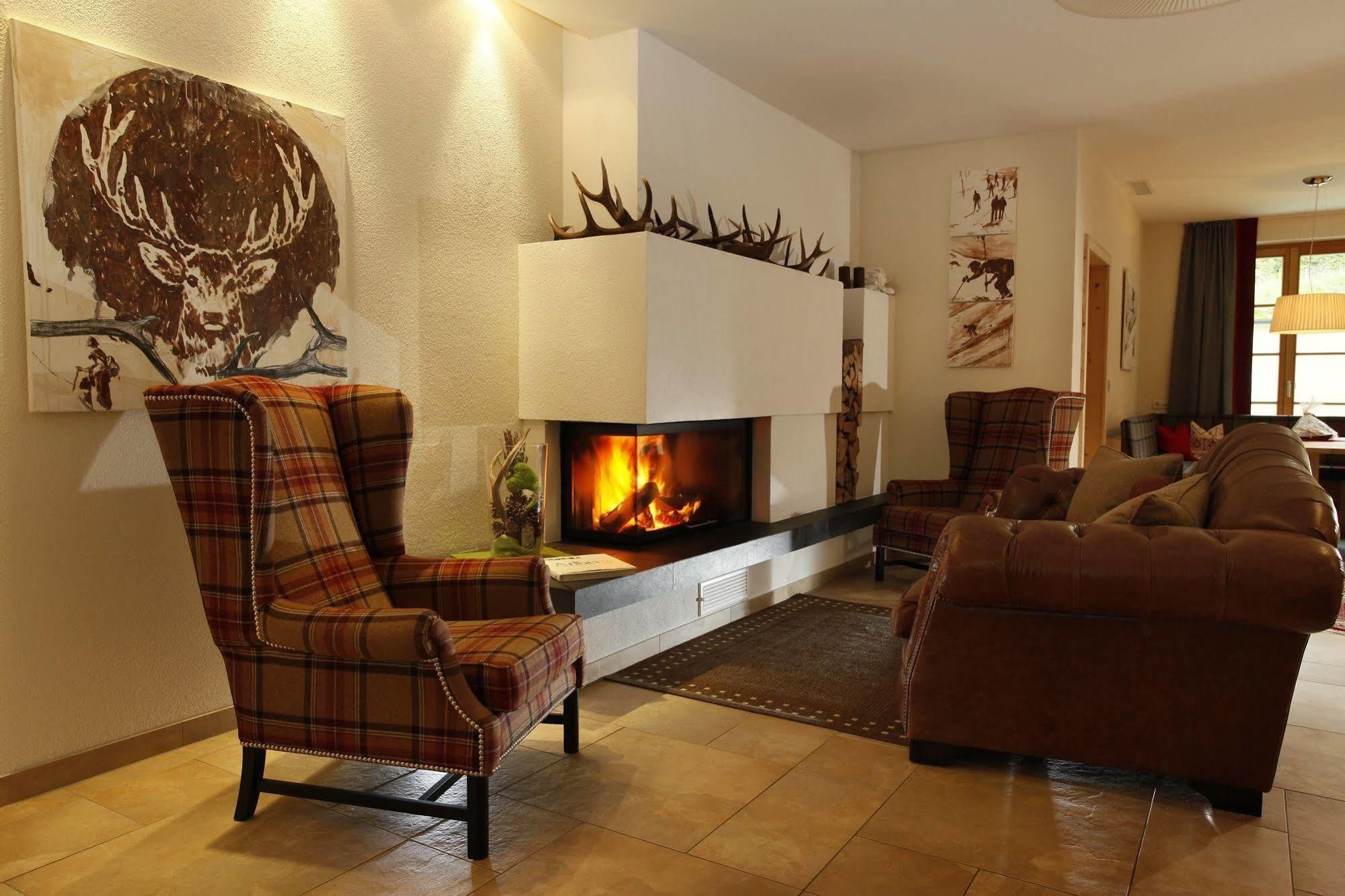 Der Waldhof Hotel Sankt Anton am Arlberg Buitenkant foto