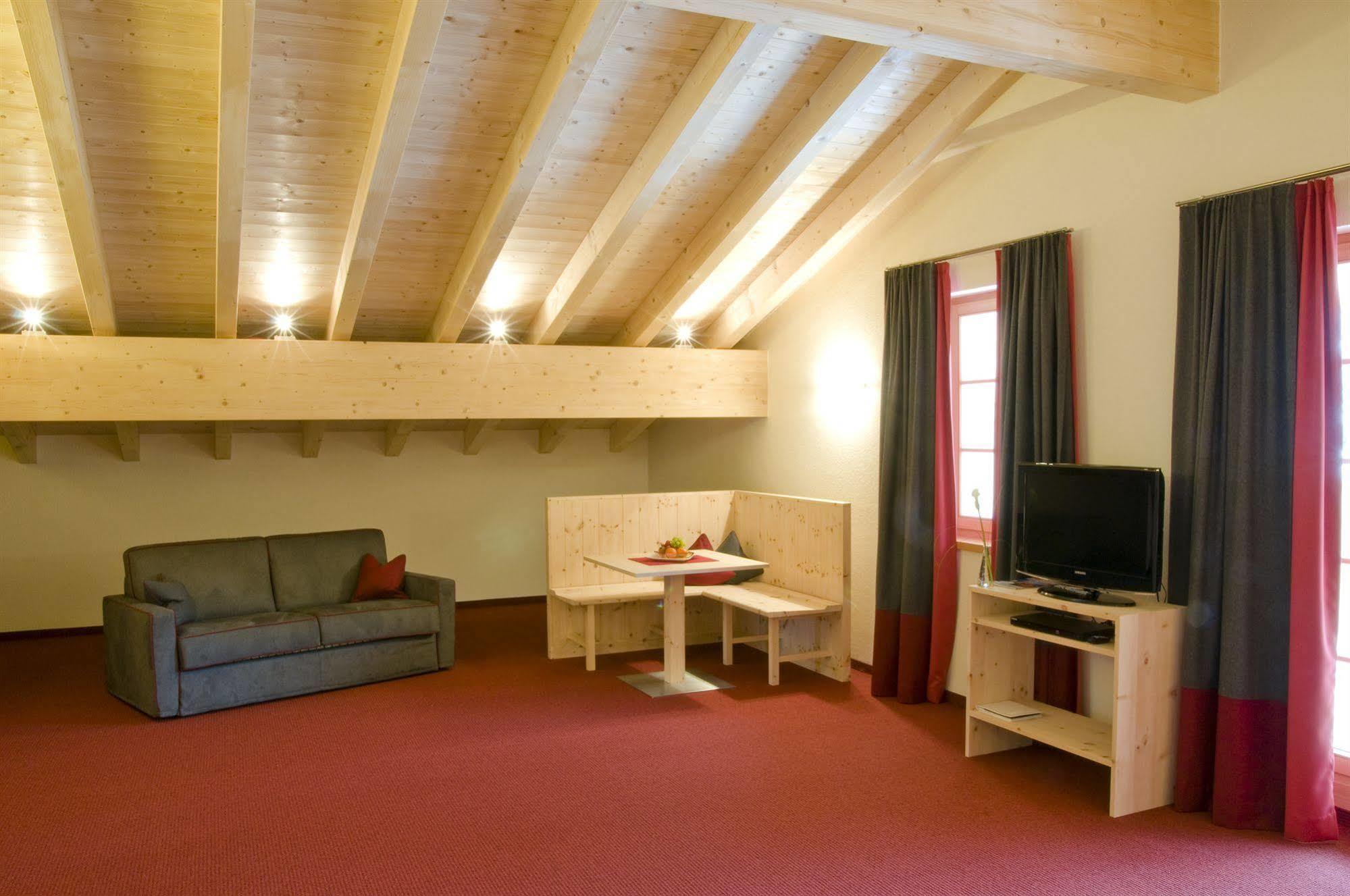Der Waldhof Hotel Sankt Anton am Arlberg Buitenkant foto